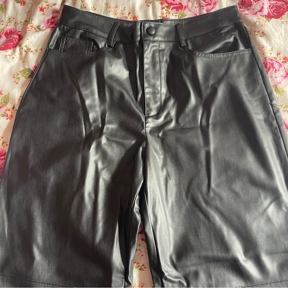 Zara- Black High Waisted Straight Leg Leather Pants Basic Everyday Size Large - Picture 3 of 9